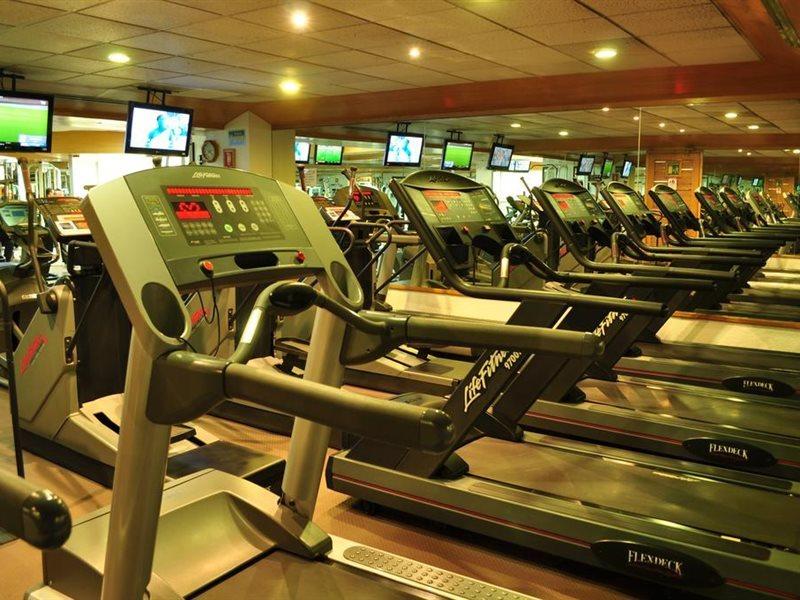 Royal Pedregal Hotel เม็กซิโกซิตี้ ภายนอก รูปภาพ A row of treadmills