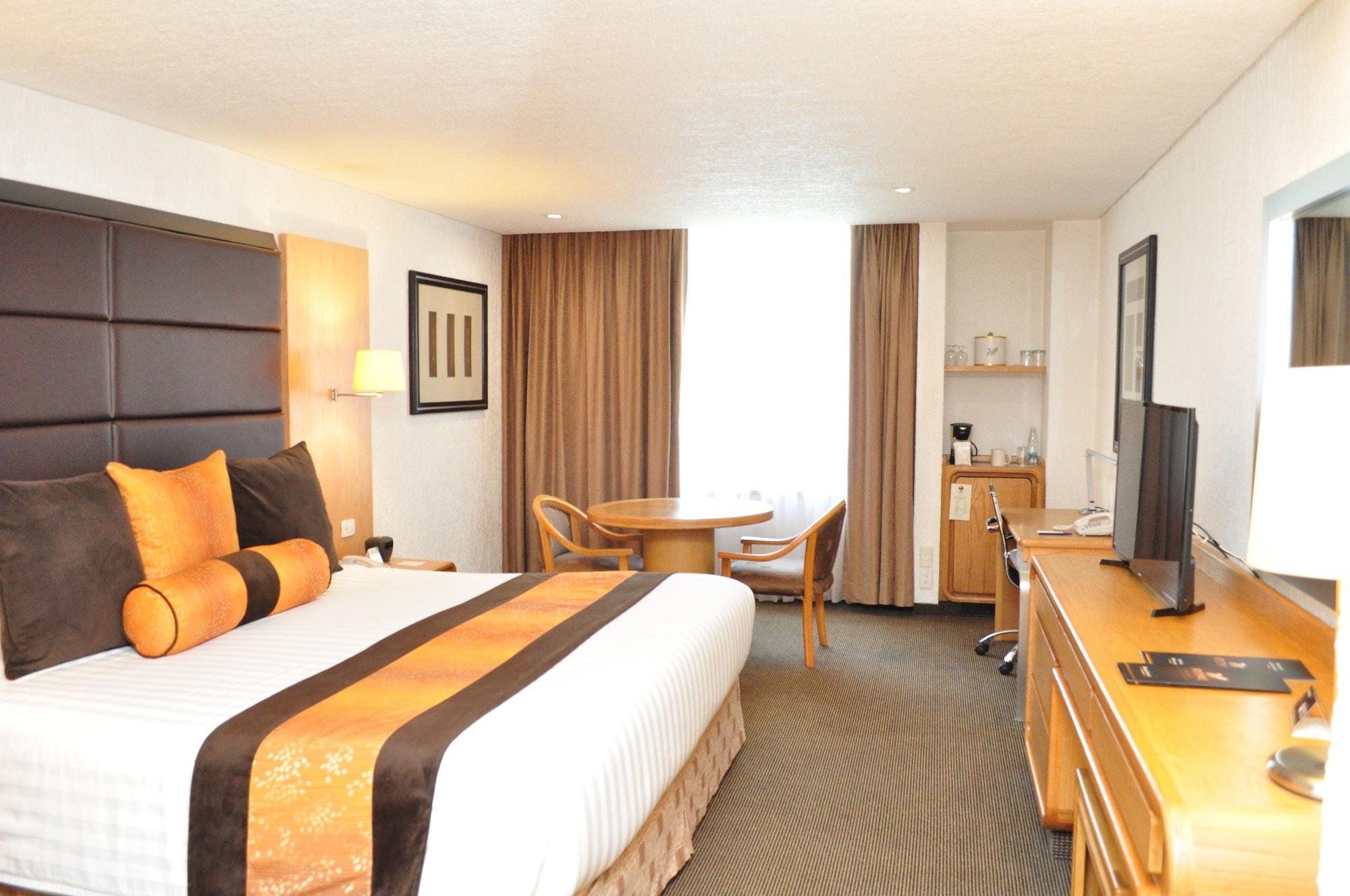 Royal Pedregal Hotel เม็กซิโกซิตี้ ภายนอก รูปภาพ A room at the hotel