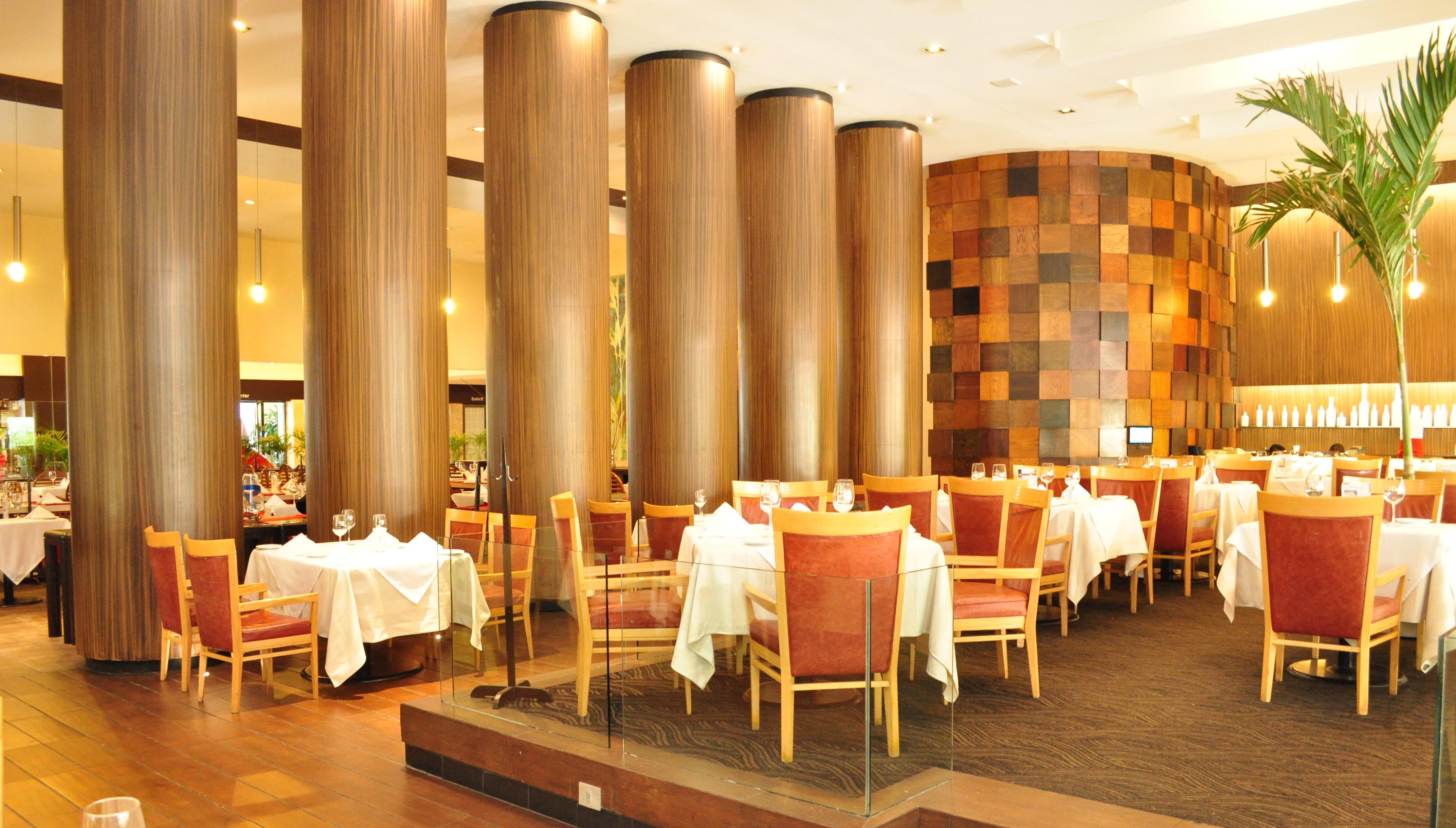 Royal Pedregal Hotel เม็กซิโกซิตี้ ภายนอก รูปภาพ Interior of the restaurant