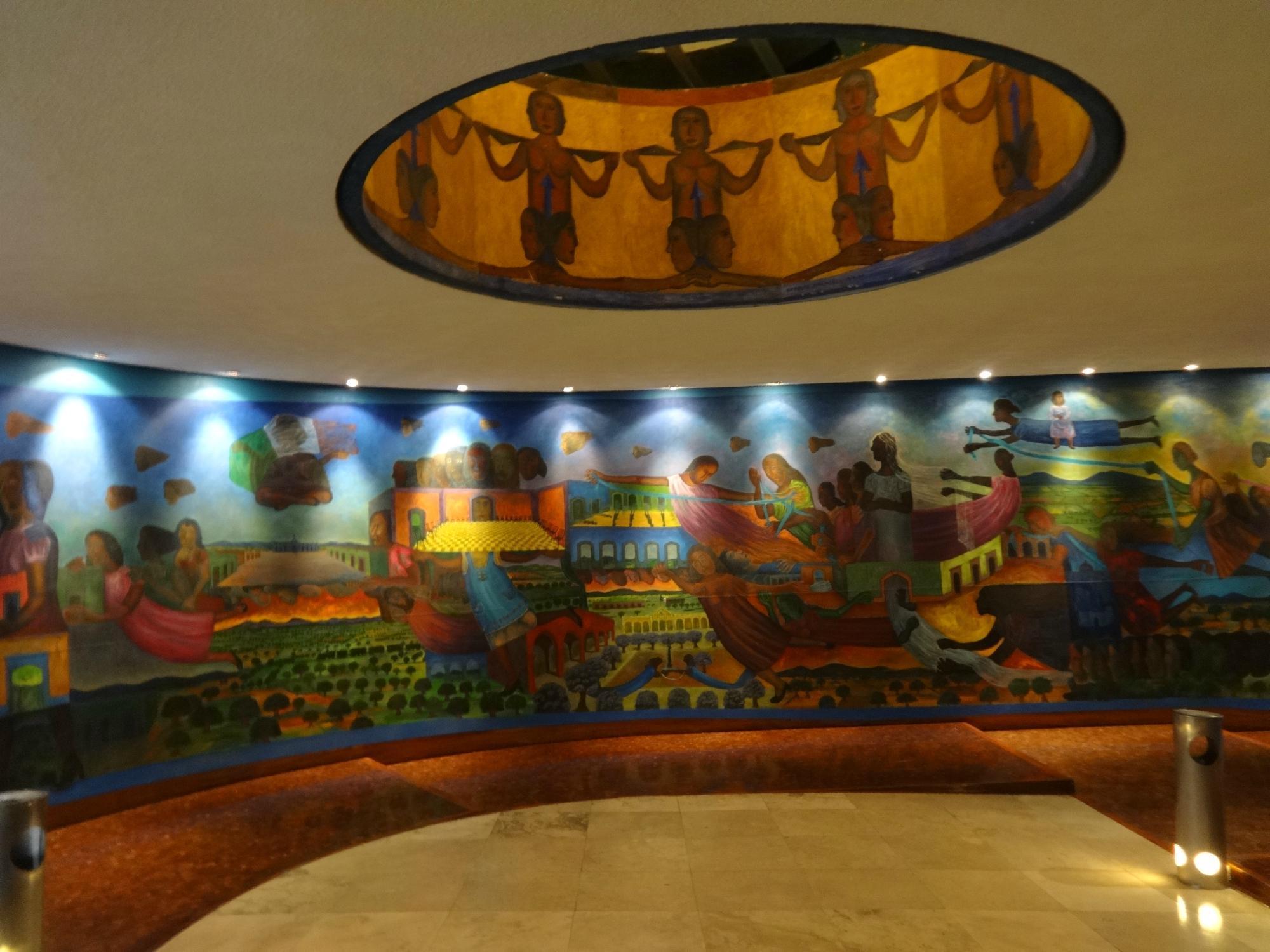 Royal Pedregal Hotel เม็กซิโกซิตี้ ภายนอก รูปภาพ The mural at the entrance of the hotel