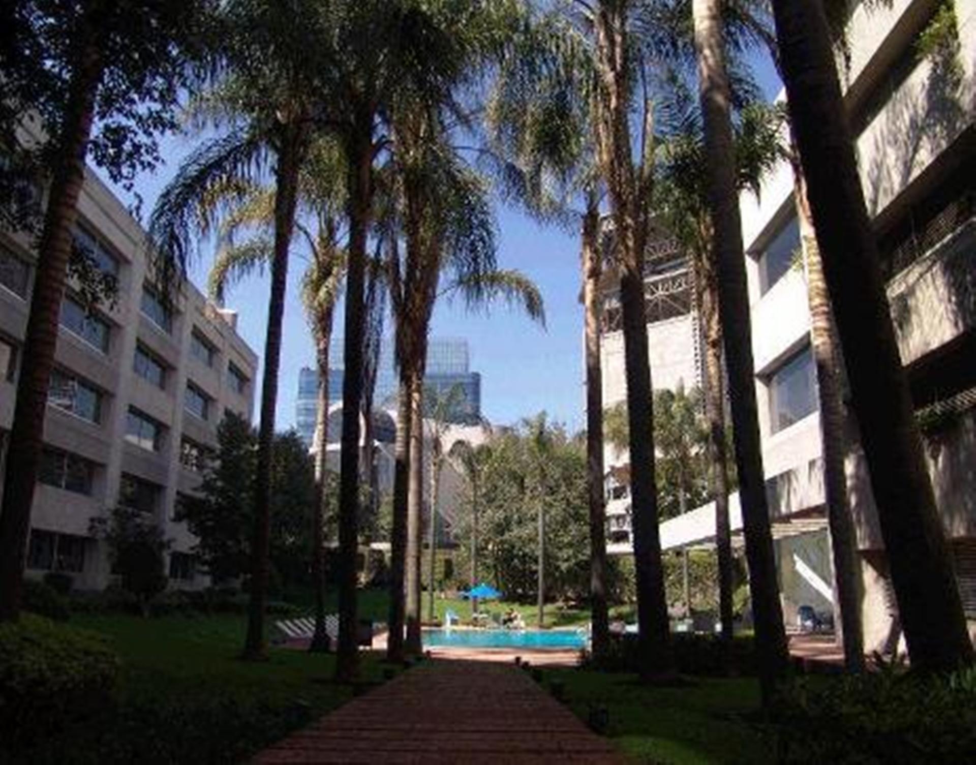Royal Pedregal Hotel เม็กซิโกซิตี้ ภายนอก รูปภาพ The pool at the complex
